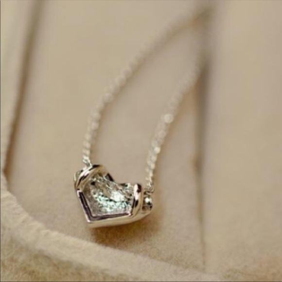 SILVER HEART DAINTY NECKLACE - Picture 4 of 6